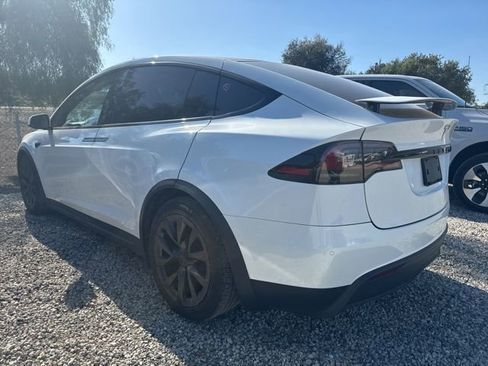 Used 2023 Tesla Model X Standard Range image 2