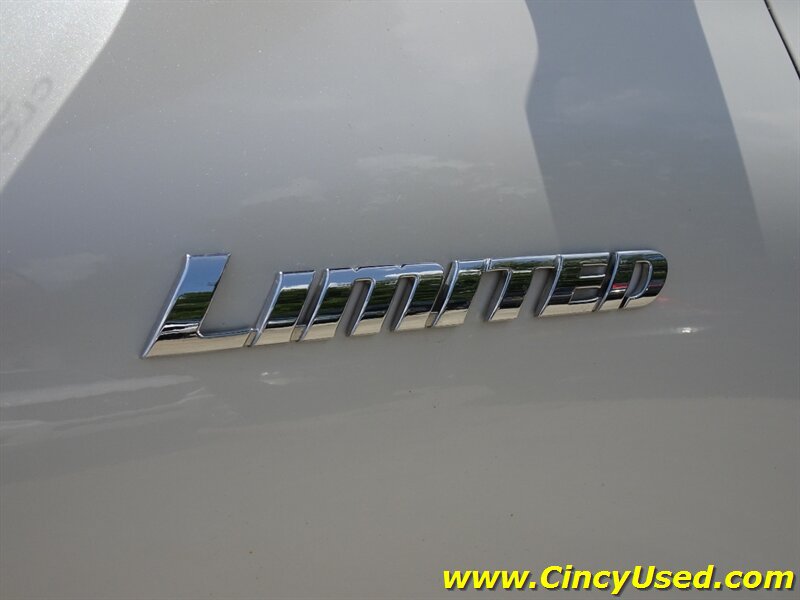 Used 2010 Toyota Highlander Limited w/ Extra Value Pkg 8 AWD/4WD image 27