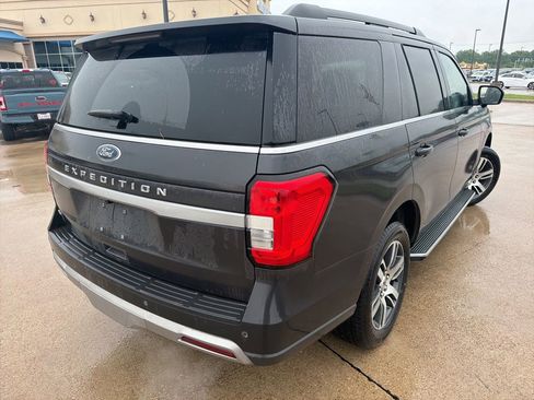 Used 2022 Ford Expedition XLT AWD/4WD image 10