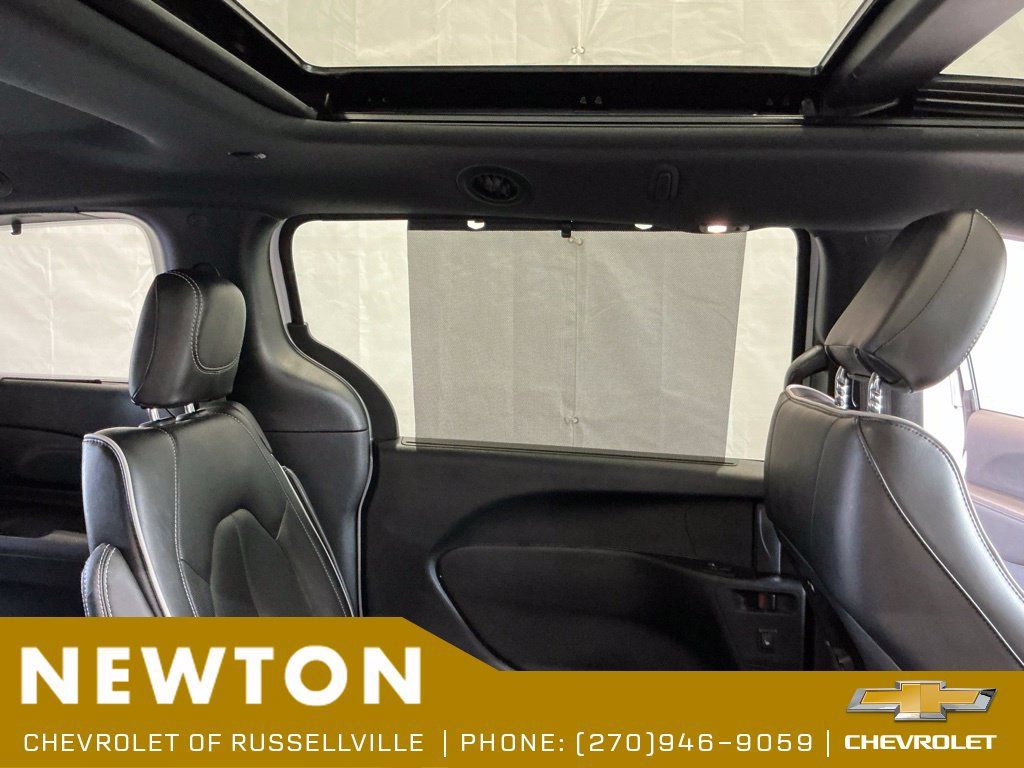 Used 2025 Chrysler Pacifica Limited FWD image 54