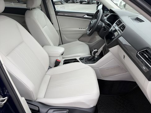 Used 2023 Volkswagen Tiguan SE image 27