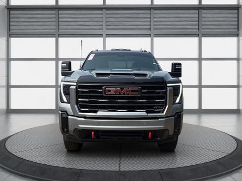 Used 2025 GMC Sierra 2500 AT4 AWD/4WD image 9