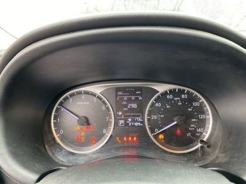 Used 2022 Nissan Kicks S image 20