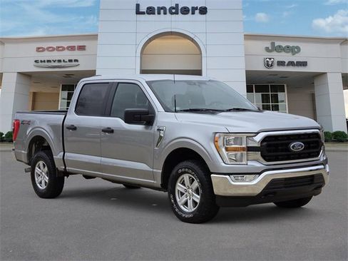 Used 2022 Ford F150 XLT w/ Trailer Tow Package image 4