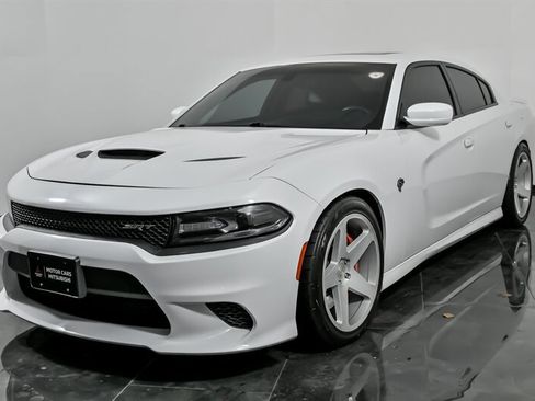 Used 2017 Dodge Charger SRT Hellcat w/ Harman/Kardon Audio Group image 5