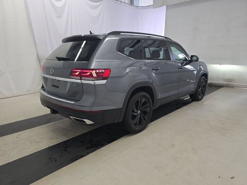 Used 2023 Volkswagen Atlas SE w/ Black Wheel Package AWD/4WD image 4