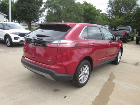 Used 2024 Ford Edge SEL w/ Convenience Package AWD/4WD image 6