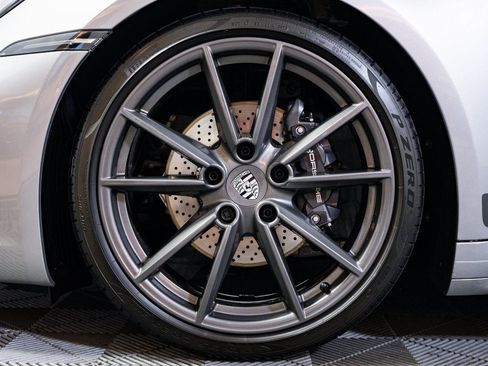 Used 2024 Porsche 911 Carrera T image 5