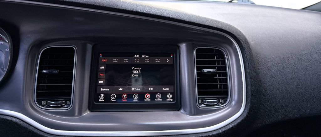 Used 2019 Dodge Charger SXT w/ Leather Interior Group RWD image 21