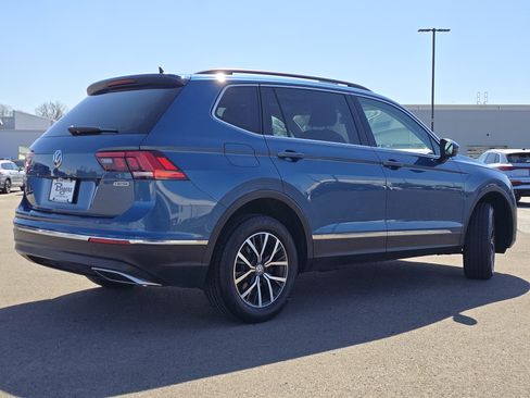 Used 2020 Volkswagen Tiguan SE w/ Panoramic Sunroof Package image 7