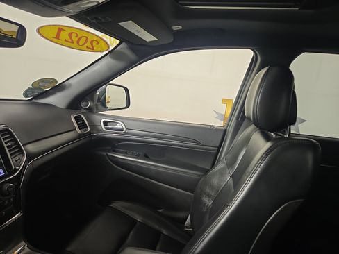 Used 2021 Jeep Grand Cherokee Limited image 25