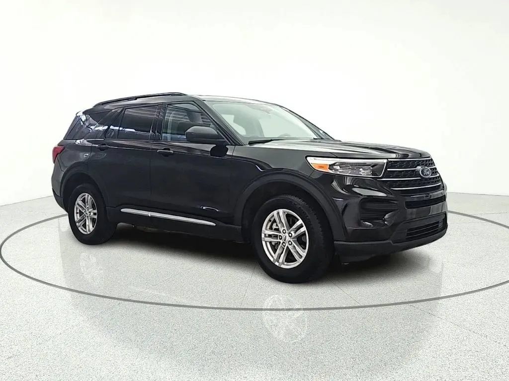 Used 2022 Ford Explorer XLT AWD/4WD image 6