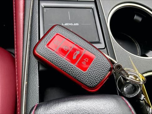 Used 2016 Lexus RC 200t image 15