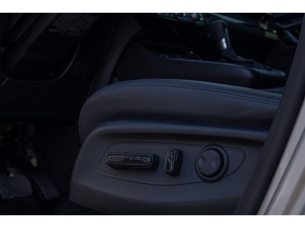Used 2024 Honda CR-V EX-L image 16