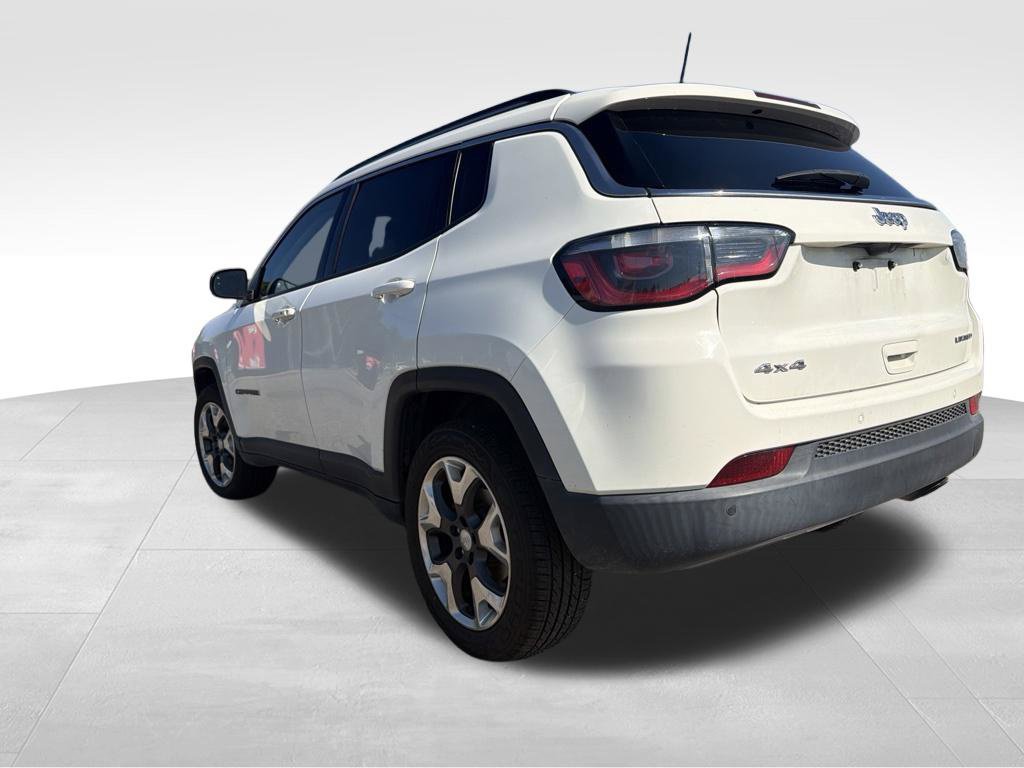 Used 2018 Jeep Compass Limited w/ Navigation Group AWD/4WD image 4