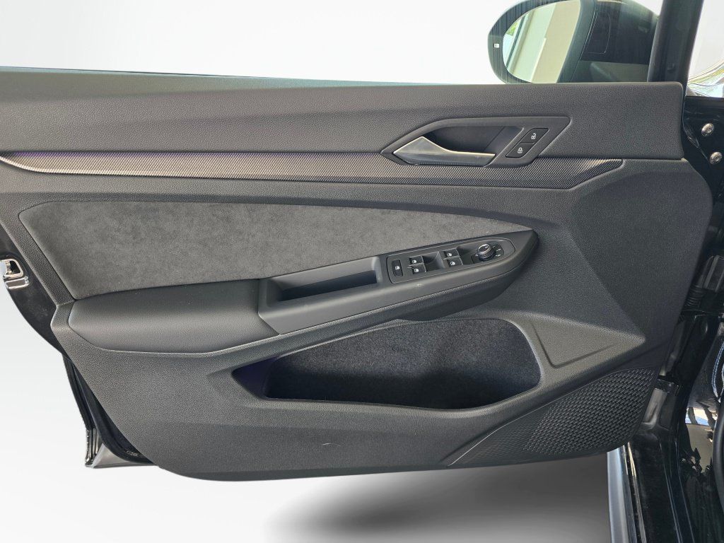 New 2026 Volkswagen GTI SE FWD image 32