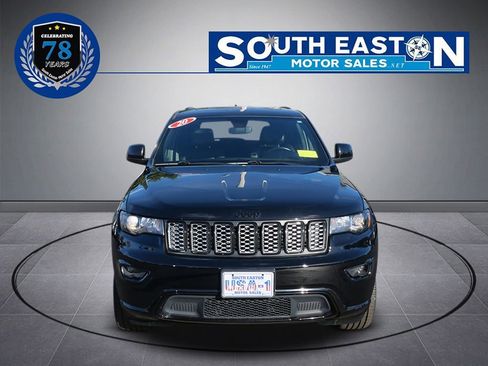 Used 2020 Jeep Grand Cherokee Altitude image 3