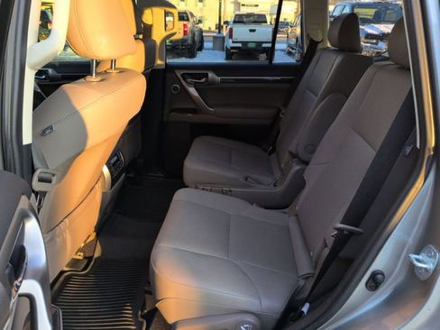 Used 2021 Lexus GX 460 Premium image 25