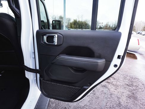 Used 2023 Jeep Wrangler Unlimited Sahara w/ Cold Weather Group image 12