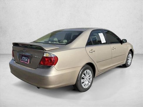 Used 2005 Toyota Camry LE FWD image 5