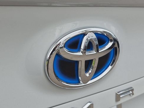 Used 2022 Toyota Camry SE FWD image 32