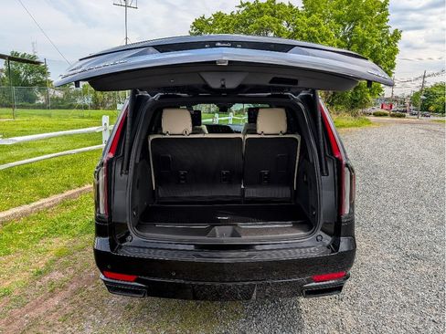 Used 2021 Cadillac Escalade Sport w/ Driver Assist Tech Package AWD/4WD image 7