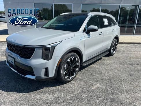 Used 2025 Kia Sorento EX w/ Panoramic Sunroof Package FWD image 1