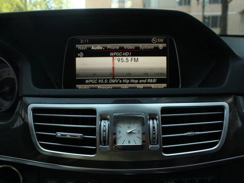 Used 2014 Mercedes-Benz E 350 Sedan image 33