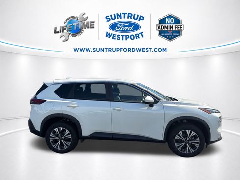 Used 2023 Nissan Rogue SV AWD/4WD image 2