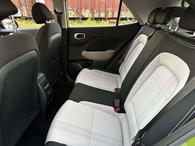Used 2024 Hyundai Venue SEL FWD image 21