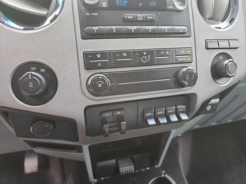 Used 2011 Ford F250 XLT w/ Chrome Pkg RWD image 24