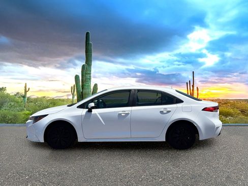 Used 2025 Toyota Corolla LE FWD image 3