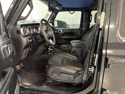 Used 2021 Jeep Wrangler Unlimited Sahara w/ Uconnect 4C Nav & Sound Group AWD/4WD image 6