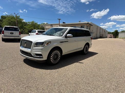 Used 2021 Lincoln Navigator Black Label AWD/4WD image 3