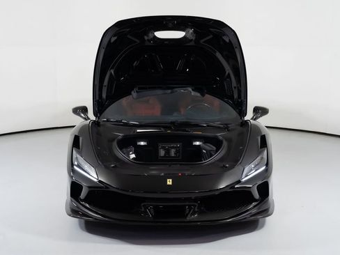 Used 2023 Ferrari F8 Tributo RWD image 9