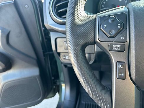 Used 2021 Toyota Tacoma TRD Off-Road w/ Technology Package AWD/4WD image 19