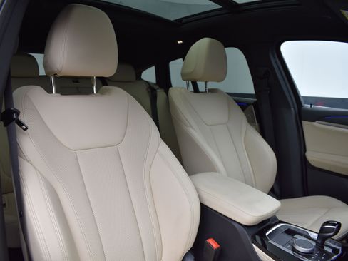 Used 2025 BMW X4 xDrive30i image 18