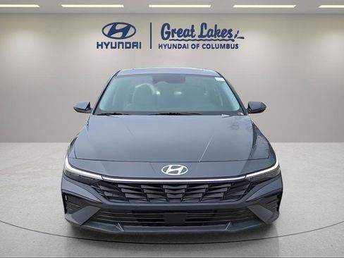 New 2026 Hyundai Elantra Limited FWD image 8