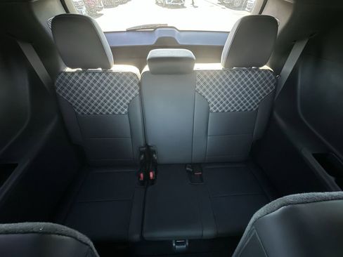 Used 2024 GMC Acadia Denali w/ Super Cruise Package image 23