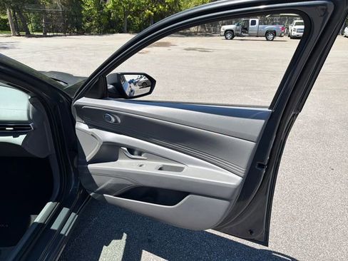 Used 2023 Hyundai Elantra SEL w/ Convenience Package FWD image 20