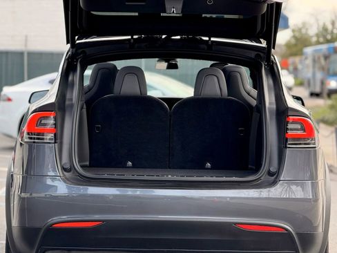 Used 2018 Tesla Model X 100D image 9