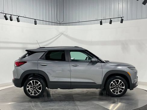 Used 2024 Chevrolet TrailBlazer LT w/ Driver Confidence Package AWD/4WD image 10