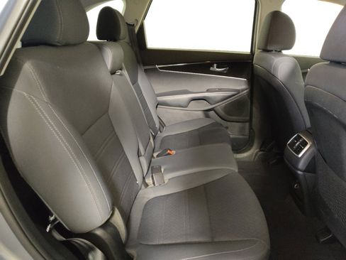 Used 2020 Kia Sorento L FWD image 19