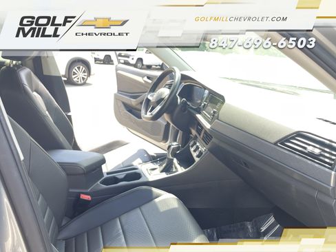 Used 2024 Volkswagen Jetta SE FWD image 29