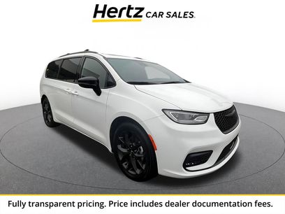 Used 2025 Chrysler Pacifica Limited