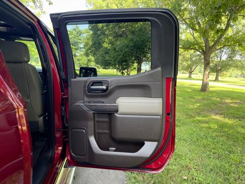 Used 2019 Chevrolet Silverado 1500 LTZ w/ LTZ Premium Package AWD/4WD image 32