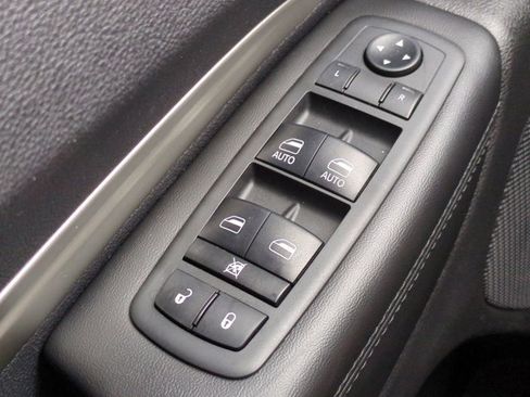 Used 2019 Dodge Durango SXT w/ 3rd Row Seating Group image 22