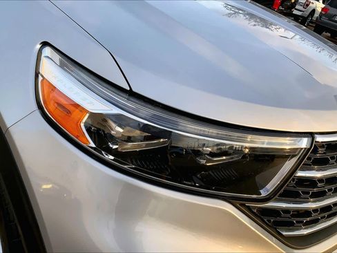 Used 2022 Ford Explorer XLT image 58