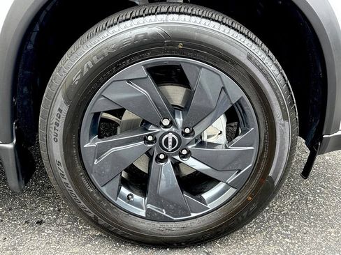 Certified 2026 Nissan Rogue SV w/ Cold Weather Package FWD image 33