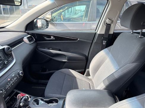 Used 2018 Kia Sorento LX AWD/4WD image 14